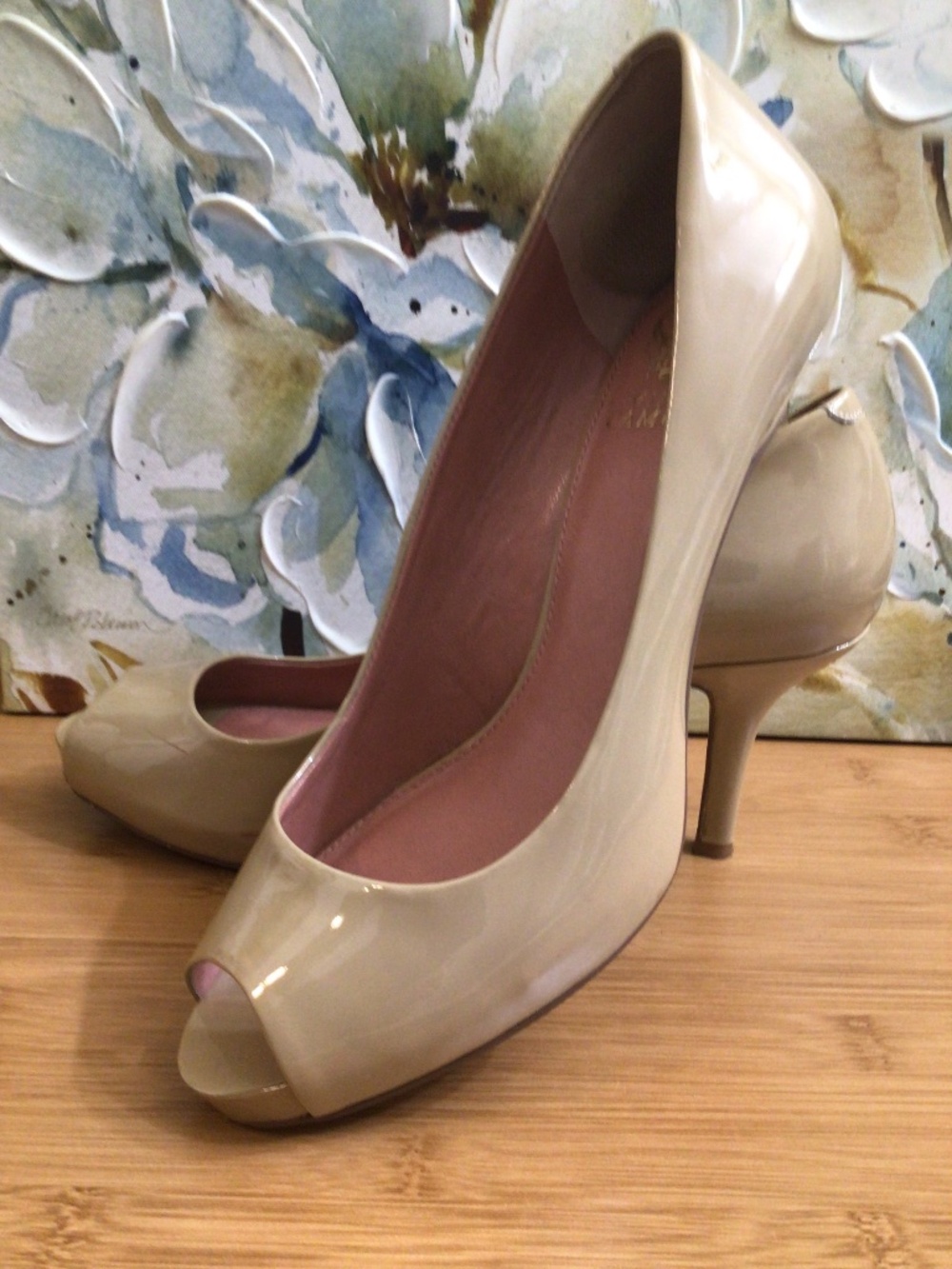 Vince Camuto Peep-Toe Pumps Nude Patent Leather Sz9B